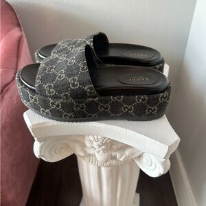 Gucci platform slides size US 7